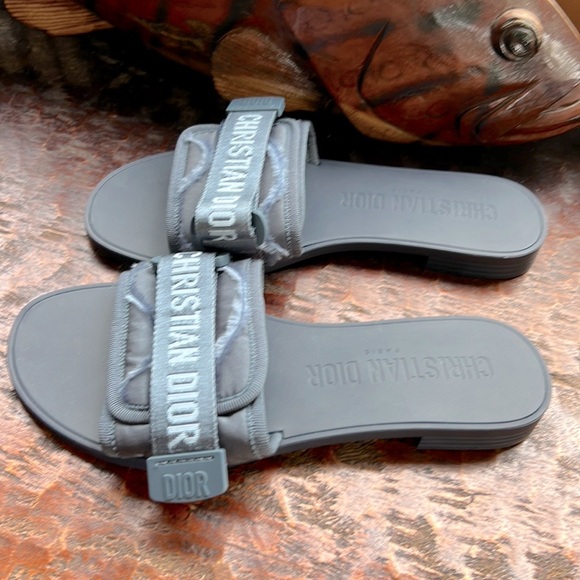 The Christian Dior Dio(r)evolution Slide Sandal Like New Size 37/US 7 Gorgeous🌺 - Picture 8 of 12